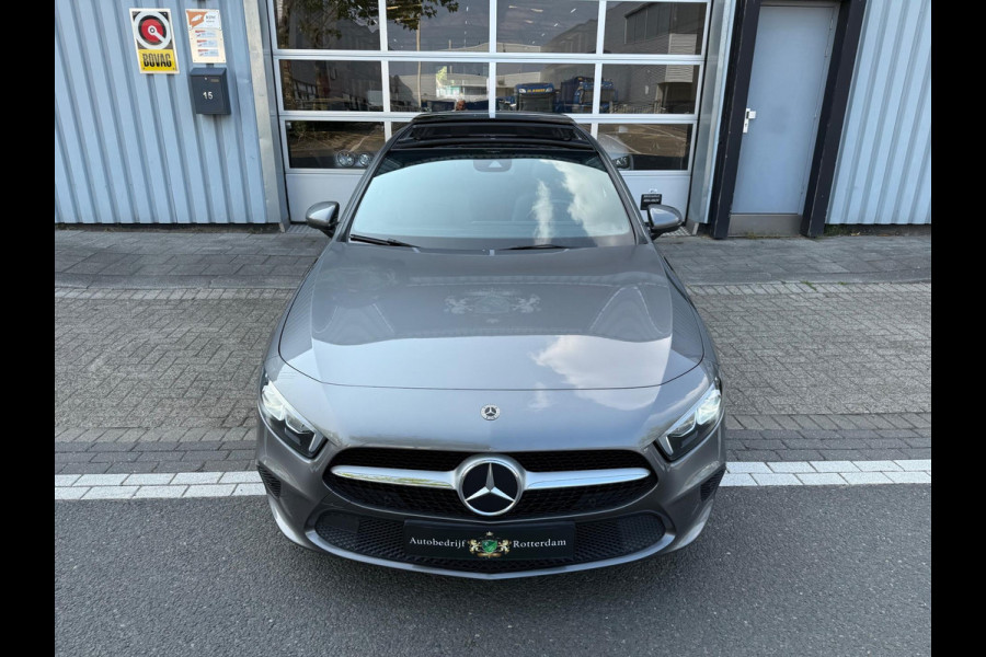 Mercedes-Benz A-Klasse 250 e AMG LED/PDC/CAM/LEER/NAVI/PANO