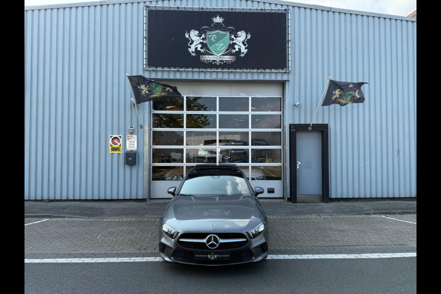 Mercedes-Benz A-Klasse 250 e AMG LED/PDC/CAM/LEER/NAVI/PANO