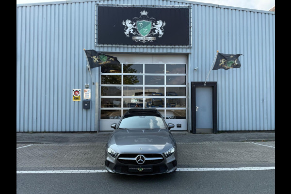 Mercedes-Benz A-Klasse 250 e AMG LED/PDC/CAM/LEER/NAVI/PANO