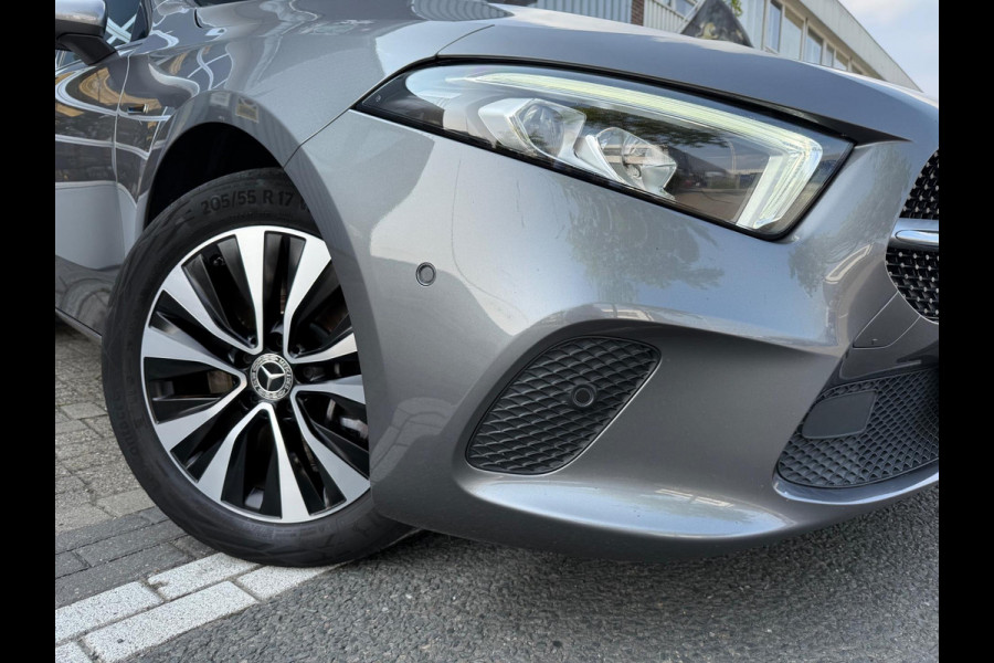 Mercedes-Benz A-Klasse 250 e AMG LED/PDC/CAM/LEER/NAVI/PANO