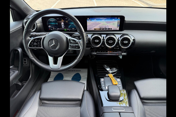 Mercedes-Benz A-Klasse 250 e AMG LED/PDC/CAM/LEER/NAVI/PANO