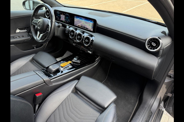 Mercedes-Benz A-Klasse 250 e AMG LED/PDC/CAM/LEER/NAVI/PANO