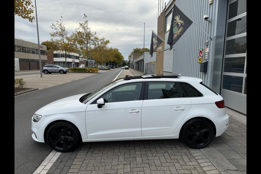 Audi A3 Sportback 1.5 TFSI Sport 150PK PDC/LMV-18/NAVI/PANO