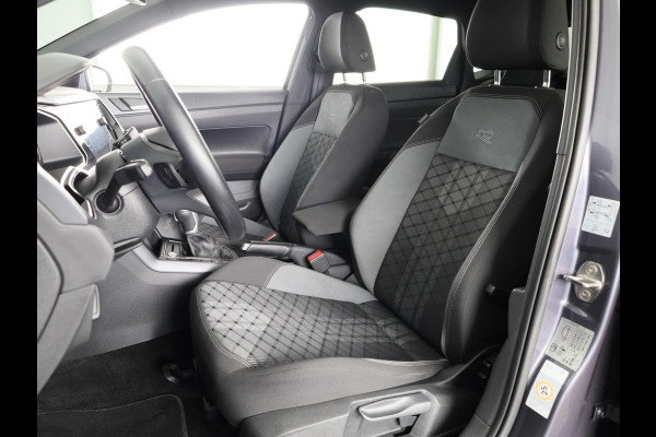 Volkswagen Polo 1.0 TSI R-Line Business 110 pk Automaat (DSG) | Navigatie | Parkeersensoren | Achteruitrijcamera | Stoelverwarming | R-Line |