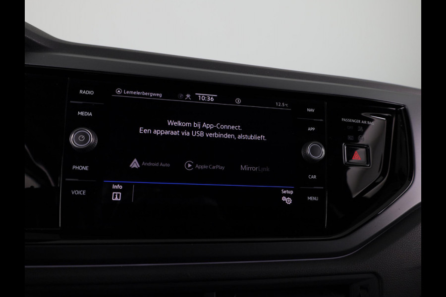 Volkswagen Polo 1.0 TSI R-Line Business 110 pk Automaat (DSG) | Navigatie | Parkeersensoren | Achteruitrijcamera | Stoelverwarming | R-Line |