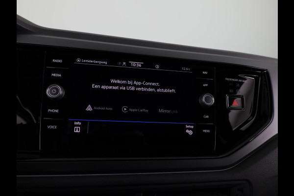 Volkswagen Polo 1.0 TSI R-Line Business 110 pk Automaat (DSG) | Navigatie | Parkeersensoren | Achteruitrijcamera | Stoelverwarming | R-Line |