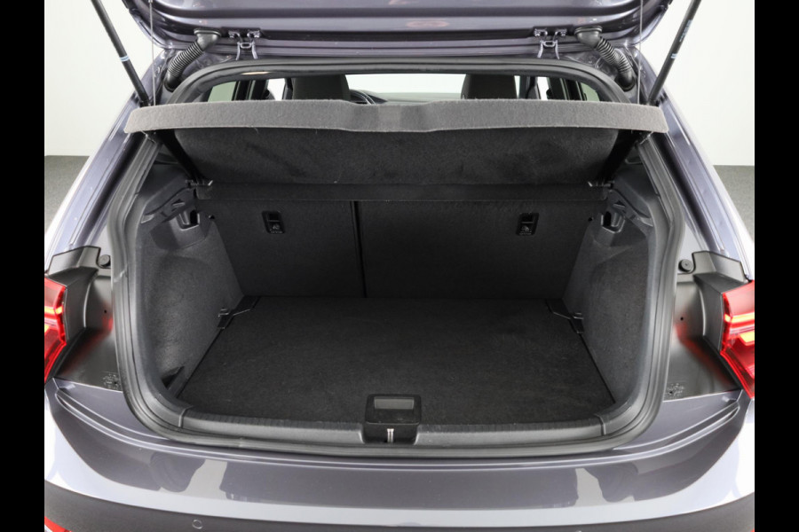 Volkswagen Polo 1.0 TSI R-Line Business 110 pk Automaat (DSG) | Navigatie | Parkeersensoren | Achteruitrijcamera | Stoelverwarming | R-Line |