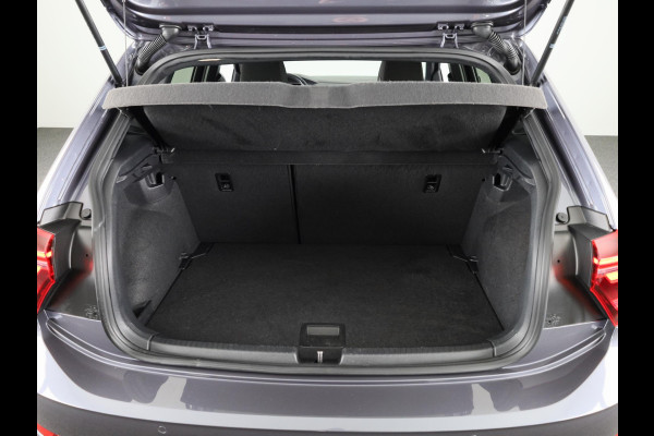 Volkswagen Polo 1.0 TSI R-Line Business 110 pk Automaat (DSG) | Navigatie | Parkeersensoren | Achteruitrijcamera | Stoelverwarming | R-Line |