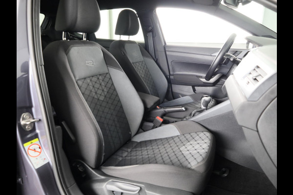 Volkswagen Polo 1.0 TSI R-Line Business 110 pk Automaat (DSG) | Navigatie | Parkeersensoren | Achteruitrijcamera | Stoelverwarming | R-Line |