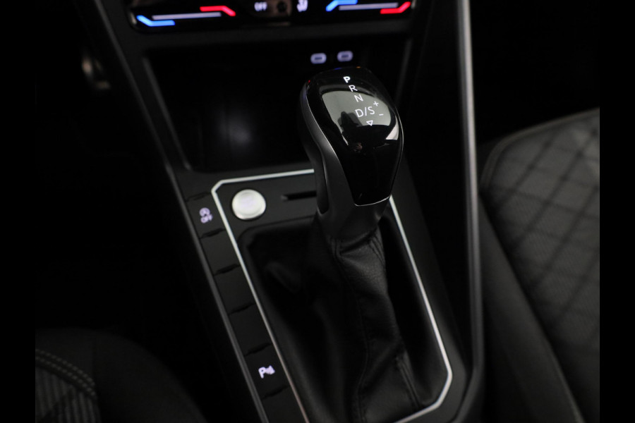 Volkswagen Polo 1.0 TSI R-Line Business 110 pk Automaat (DSG) | Navigatie | Parkeersensoren | Achteruitrijcamera | Stoelverwarming | R-Line |