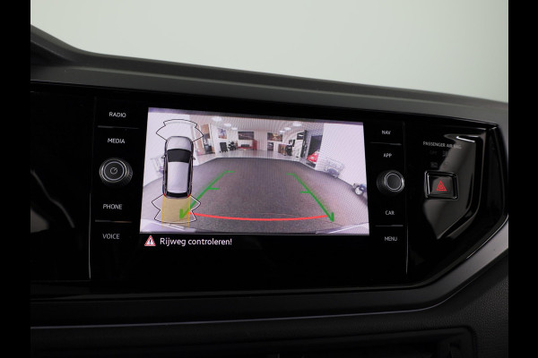 Volkswagen Polo 1.0 TSI R-Line Business 110 pk Automaat (DSG) | Navigatie | Parkeersensoren | Achteruitrijcamera | Stoelverwarming | R-Line |