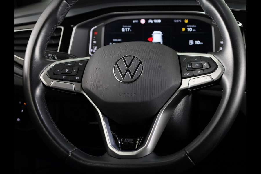 Volkswagen Polo 1.0 TSI R-Line Business 110 pk Automaat (DSG) | Navigatie | Parkeersensoren | Achteruitrijcamera | Stoelverwarming | R-Line |