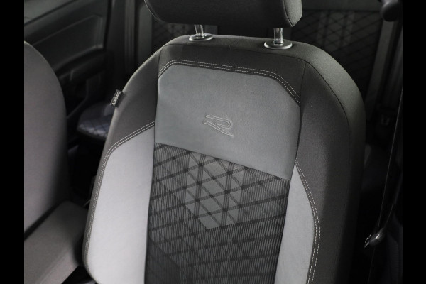 Volkswagen Polo 1.0 TSI R-Line Business 110 pk Automaat (DSG) | Navigatie | Parkeersensoren | Achteruitrijcamera | Stoelverwarming | R-Line |