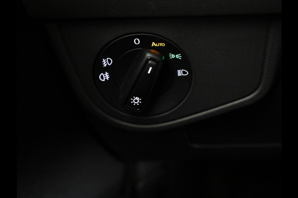 Volkswagen Polo 1.0 TSI R-Line Business 110 pk Automaat (DSG) | Navigatie | Parkeersensoren | Achteruitrijcamera | Stoelverwarming | R-Line |