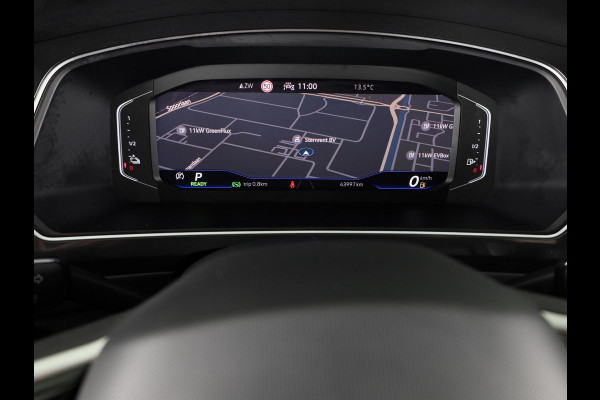 Volkswagen Tiguan 1.4 TSI eHybrid R-Line Business+ 245 pk Automaat (DSG) | Verlengde garantie | Navigatie | Panoramadak | Trekhaak (afneembaar) | Parkeersensoren (Park assist) | Achteruitrijcamera | Stoelverwarming |