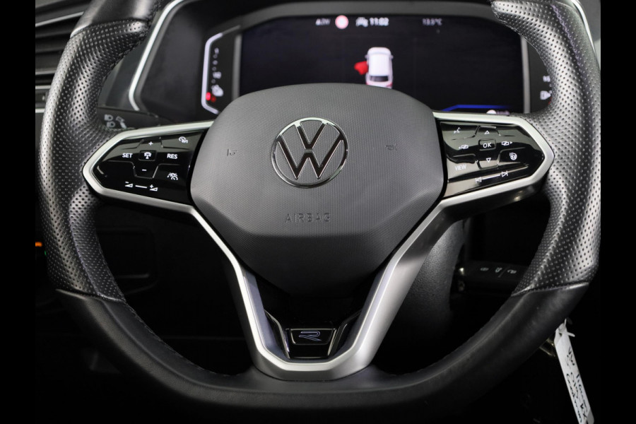 Volkswagen Tiguan 1.4 TSI eHybrid R-Line Business+ 245 pk Automaat (DSG) | Verlengde garantie | Navigatie | Panoramadak | Trekhaak (afneembaar) | Parkeersensoren (Park assist) | Achteruitrijcamera | Stoelverwarming |
