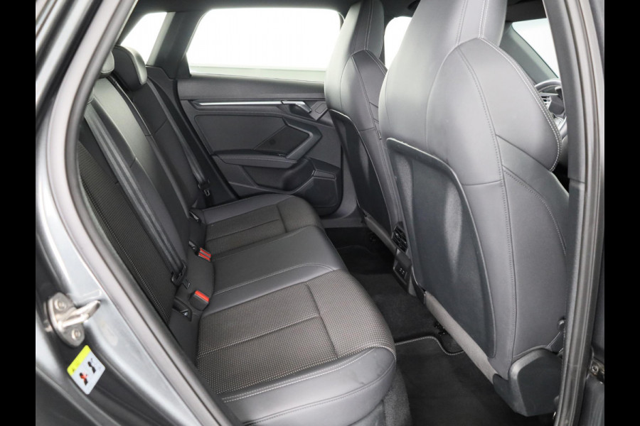 Audi A3 Sportback 45 TFSI e S edition Competition 245pk | Panoramadak | Electrisch verstelbare voorstoelen | Full Led koplampen | Adaptieeve cruise controle