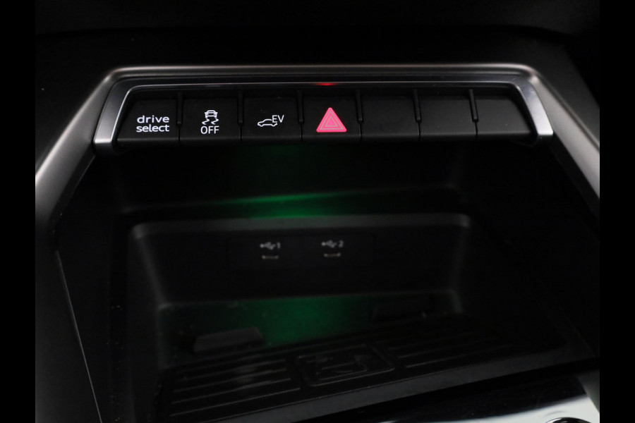 Audi A3 Sportback 45 TFSI e S edition Competition 245pk | Panoramadak | Electrisch verstelbare voorstoelen | Full Led koplampen | Adaptieeve cruise controle