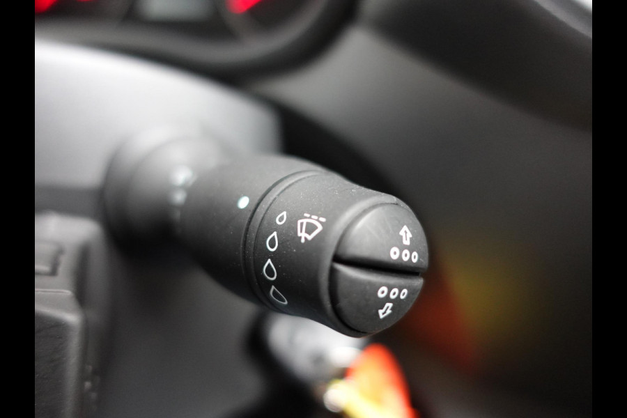 Renault Master T35 2.3 dCi 145PK Energy Bakwagen Meubelbak Laadklep Airco Cruise Control