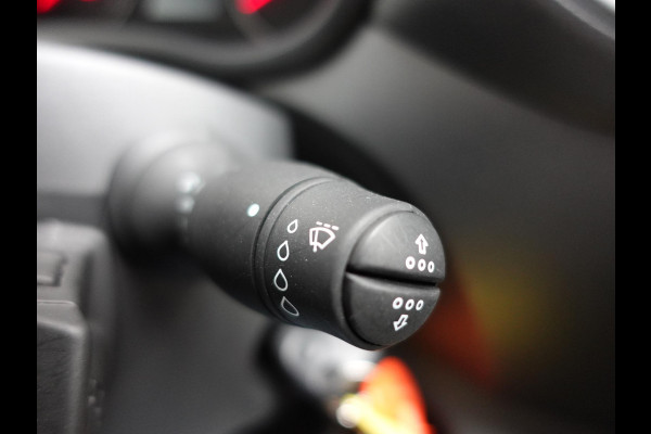 Renault Master T35 2.3 dCi 145PK Energy Bakwagen Meubelbak Laadklep Airco Cruise Control