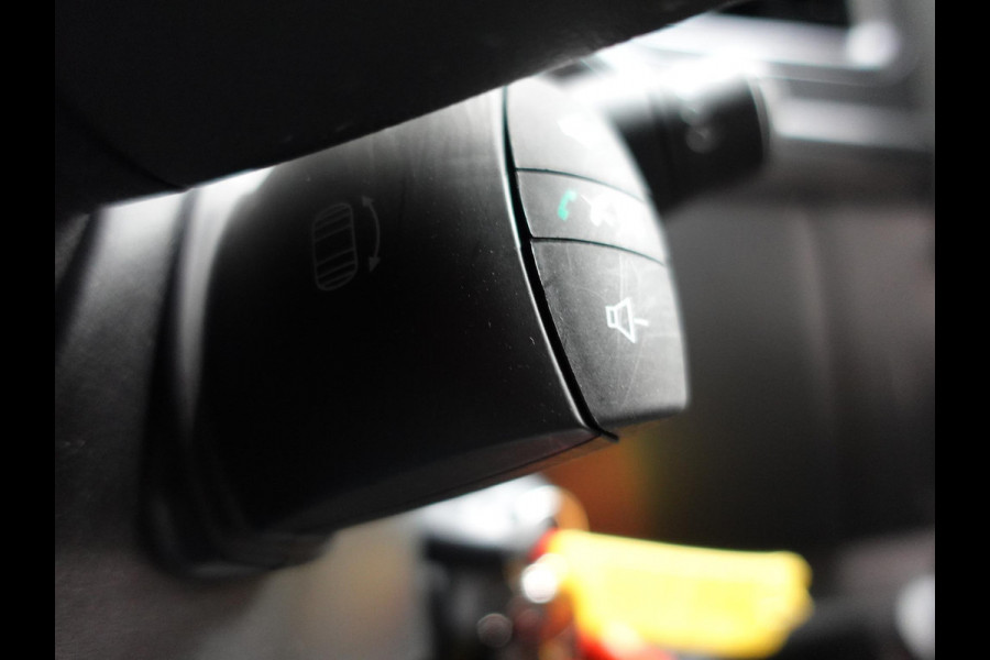 Renault Master T35 2.3 dCi 145PK Energy Bakwagen Meubelbak Laadklep Airco Cruise Control