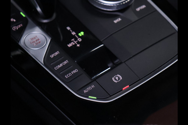 BMW 1-serie 118i M-Sport [M STUUR, APPLE CARPLAY, ANDROID, LEDVERLICHTING, STOELVERWARMING, PDC V+A, VOL LEDER, CRUISE, CLIMATE, NIEUWSTAAT]