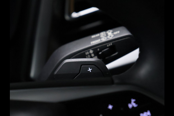 Audi Q4 e-tron 40 Launch edition Advanced Plus 77 kWh [APPLE CARPLAY, ANDROID, DIGITAL DASH, STOELVERWARMING, ADAPTIVE CRUISE, CAMERA, PDC V+A, ELEK. ACHTERKLEP, CLIMATE, NIEUWSTAAT]