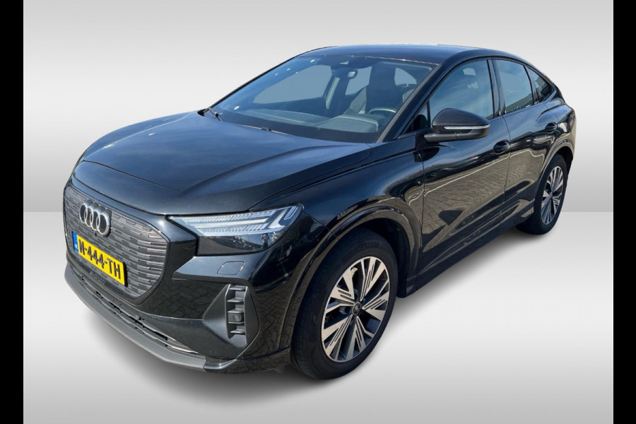Audi Q4 Sportback e-tron 40 Advanced edition 77 kWh / Warmtepomp / CarPlay / Matrix LED / Sportstoelen / 19'' / Virtual Cockpit / Parkeerhulp V+A / Intr.voorverwarming / Stoelverwarming / DAB / Cruise Control