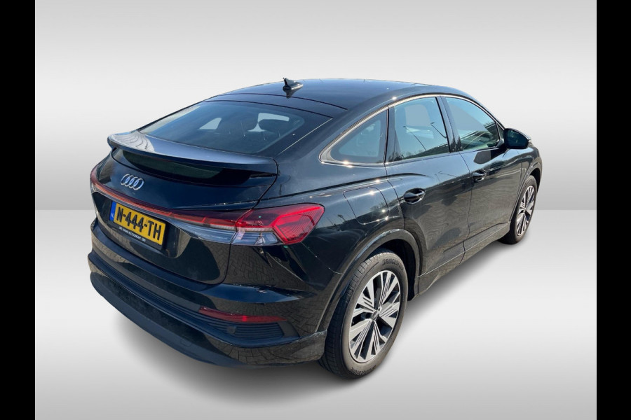 Audi Q4 Sportback e-tron 40 Advanced edition 77 kWh / Warmtepomp / CarPlay / Matrix LED / Sportstoelen / 19'' / Virtual Cockpit / Parkeerhulp V+A / Intr.voorverwarming / Stoelverwarming / DAB / Cruise Control