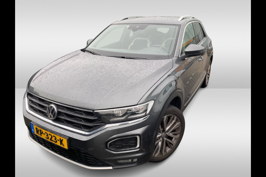 Volkswagen T-Roc 1.5 TSI Sport / Trekhaak / Virtual Cockpit / Navigatie / 17'' / Parkeerhulp V+A / CarPlay / DAB / Getint glas / ACC