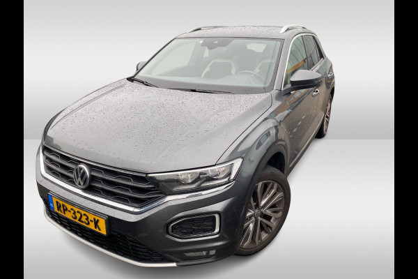 Volkswagen T-Roc 1.5 TSI Sport / Trekhaak / Virtual Cockpit / Navigatie / 17'' / Parkeerhulp V+A / CarPlay / DAB / Getint glas / ACC