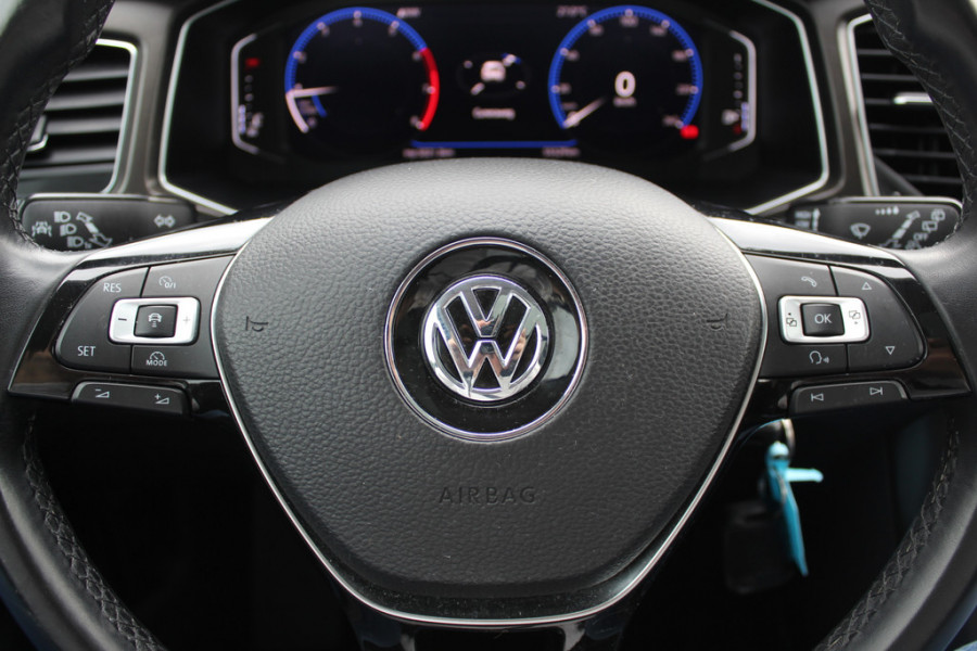 Volkswagen T-Roc 1.5 TSI Sport / Trekhaak / Virtual Cockpit / Navigatie / 17'' / Parkeerhulp V+A / CarPlay / DAB / Getint glas / ACC
