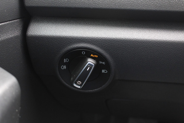 Volkswagen T-Roc 1.5 TSI Sport / Trekhaak / Virtual Cockpit / Navigatie / 17'' / Parkeerhulp V+A / CarPlay / DAB / Getint glas / ACC