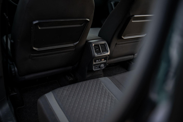 Volkswagen Tiguan 1.4 TSI 4Motion R-Line Camera Trekhaak Orig NL