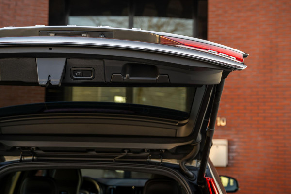 Volvo XC60 2.0 B5 R-Design Memory Camera Trekhaak Orig NL