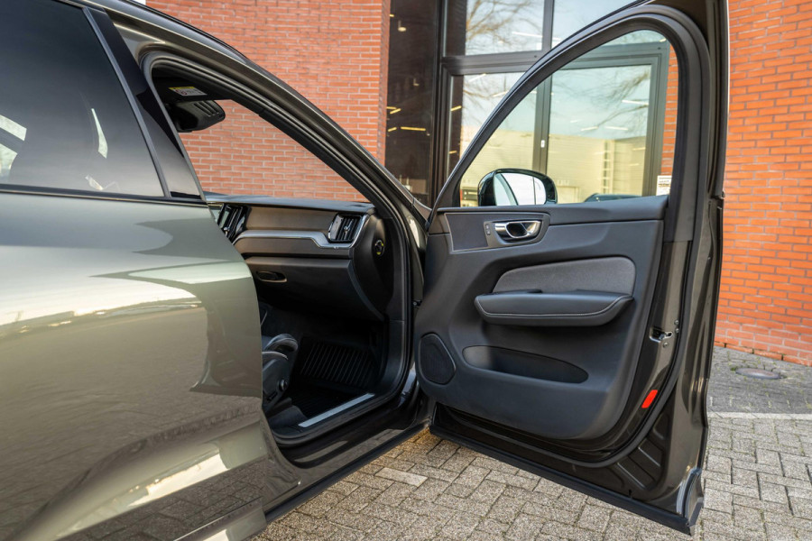 Volvo XC60 2.0 B5 R-Design Memory Camera Trekhaak Orig NL