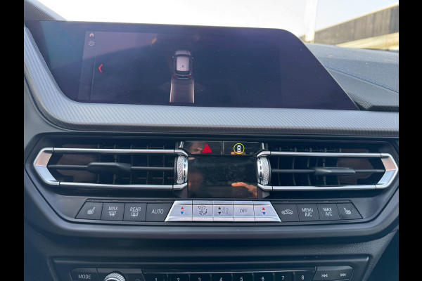 BMW 1-serie 118i High Executive Automaat panorama Led Navigatie