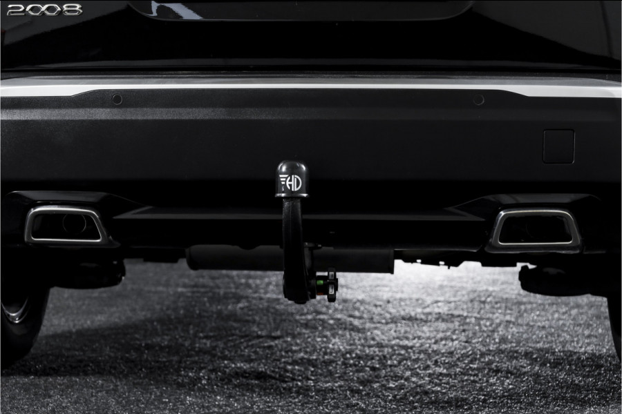 Peugeot 2008 1.2 PureTech 130 PK Allure Pack - Automaat | Dig. Cockpit | Cruise | PDC | Camera | NAV + App. Connect | ECC | Afn. Trekhaak | LM 17" |