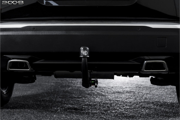 Peugeot 2008 1.2 PureTech 130 PK Allure Pack - Automaat | Dig. Cockpit | Cruise | PDC | Camera | NAV + App. Connect | ECC | Afn. Trekhaak | LM 17" |