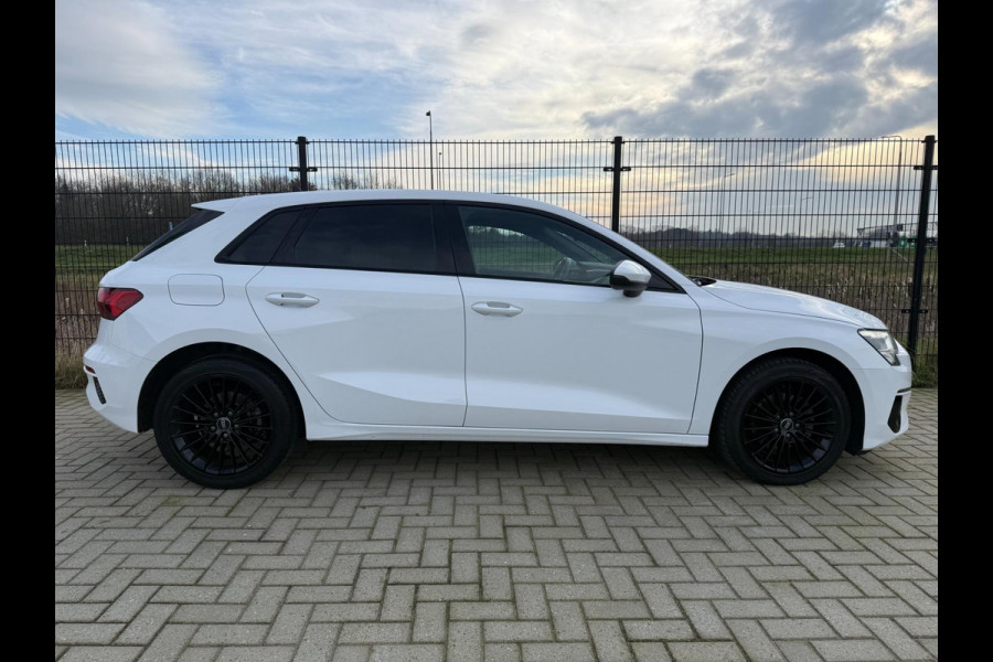 Audi A3 Sportback 35 TFSI Advanced edition | Black edition | Sportstoelen | PDC | Carplay