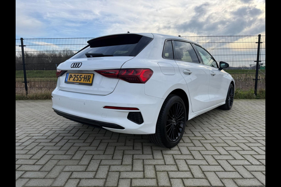 Audi A3 Sportback 35 TFSI Advanced edition | Black edition | Sportstoelen | PDC | Carplay