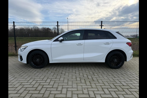 Audi A3 Sportback 35 TFSI Advanced edition | Black edition | Sportstoelen | PDC | Carplay