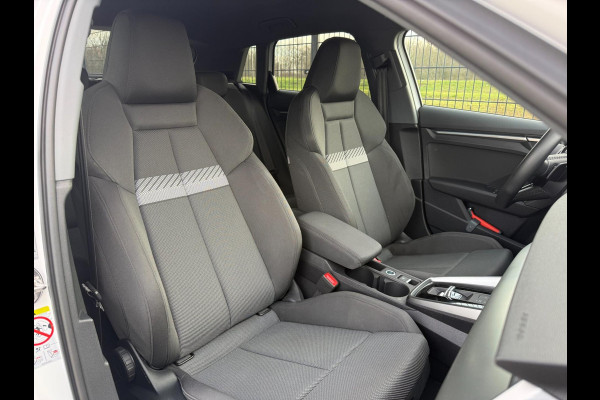 Audi A3 Sportback 35 TFSI Advanced edition | Black edition | Sportstoelen | PDC | Carplay