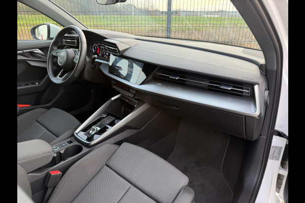 Audi A3 Sportback 35 TFSI Advanced edition | Black edition | Sportstoelen | PDC | Carplay