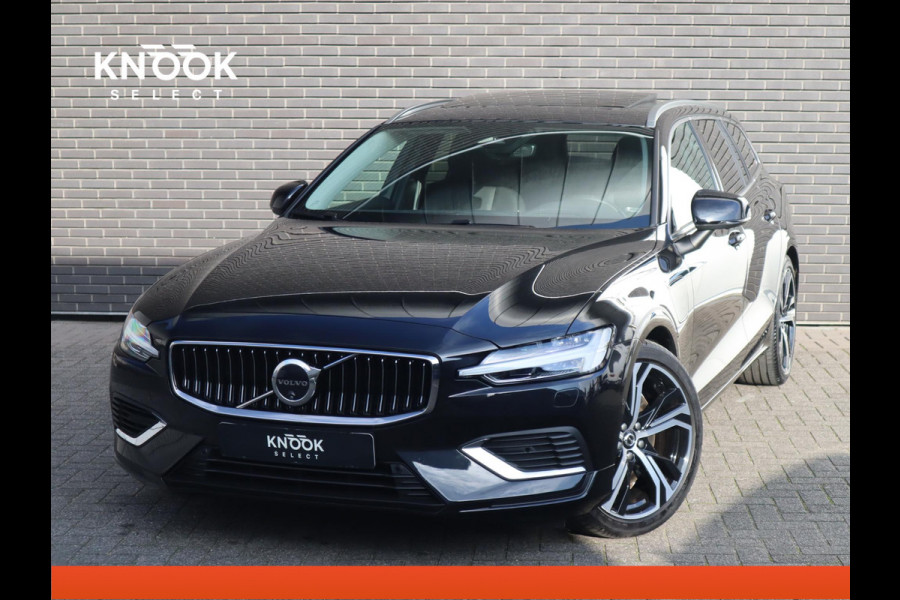 Volvo V60 2.0 T8 Plug-in hybrid AWD Ultimate Bright Automaat / Navigatiesysteem / Panoramadak / Trekhaak / Head-Up Display / Leder / Harman Kardon / Stoelverwarming / Achteruitrijcamera / Extra Getint Glas