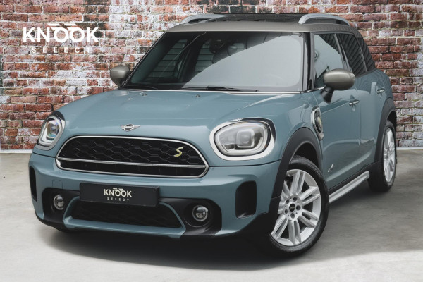 MINI Countryman Cooper S E ALL4 Classic Automaat / Panoramadak / Stuurwielverwarming / Harman Kardon / LED / MINI Navigatiesysteem / 17 Inch / Sportstoelen / Trekhaak / Lichtpakket