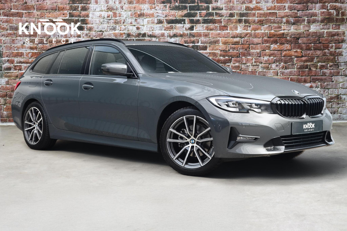 BMW 3 Serie Touring 320i Executive Sport Line Automaat / Live Cockpit Professional / Trekhaak / Panoramadak / Apple CarPlay / 18 Inch / Hifi / LED / Shadow Line