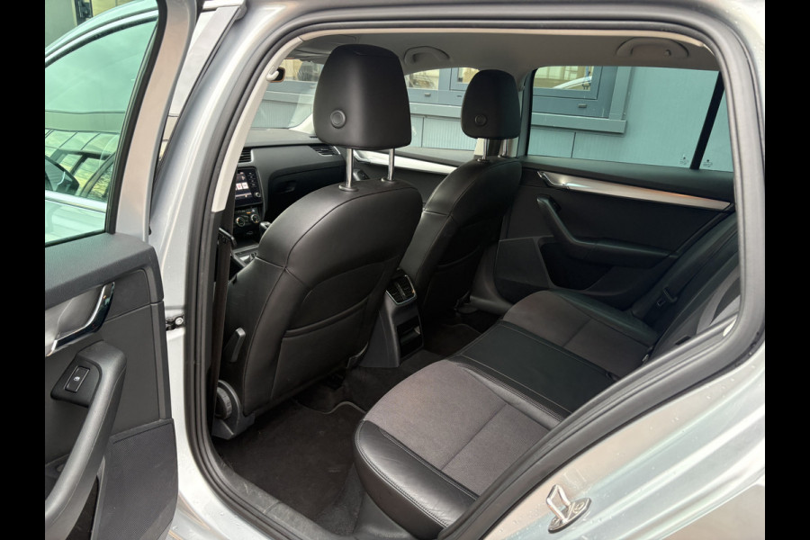 Škoda Octavia Combi 1.0 TSi 115pk Business Edition LEDER/NAVI/CARPLAY/CRUISE/PDC/WINTERPACK