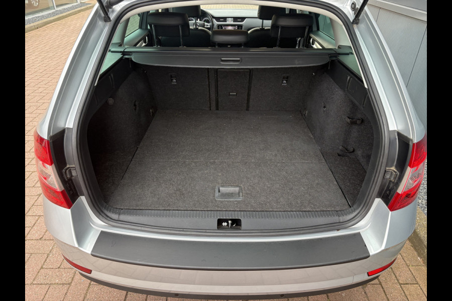 Škoda Octavia Combi 1.0 TSi 115pk Business Edition LEDER/NAVI/CARPLAY/CRUISE/PDC/WINTERPACK