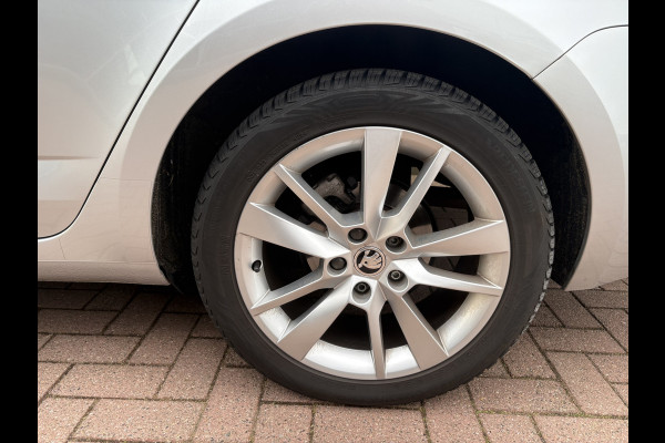 Škoda Octavia Combi 1.0 TSi 115pk Business Edition LEDER/NAVI/CARPLAY/CRUISE/PDC/WINTERPACK